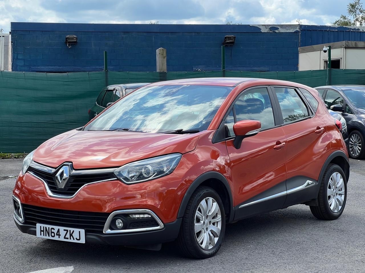 Used Renault Captur 2014 for sale - 77164783: Photo 2