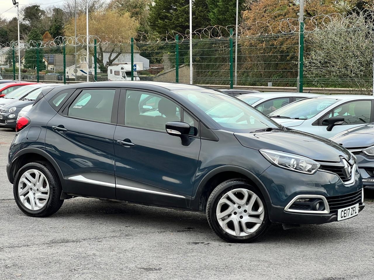 Used Renault Captur 2017 for sale - 78081688: Photo 2