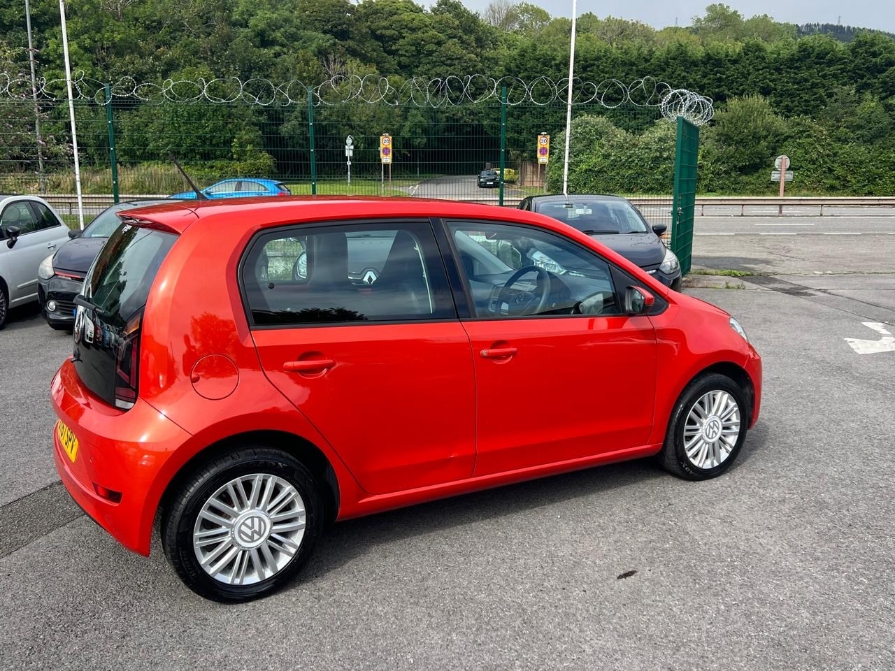 Used Volkswagen up! 2017 for sale - 77023211: Photo 4