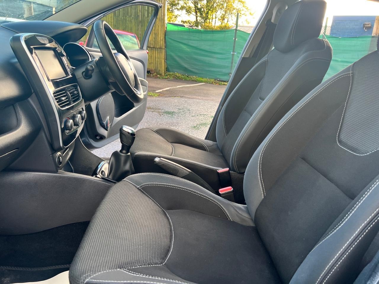 Used Renault Clio 2019 for sale - 76862191: Photo 12