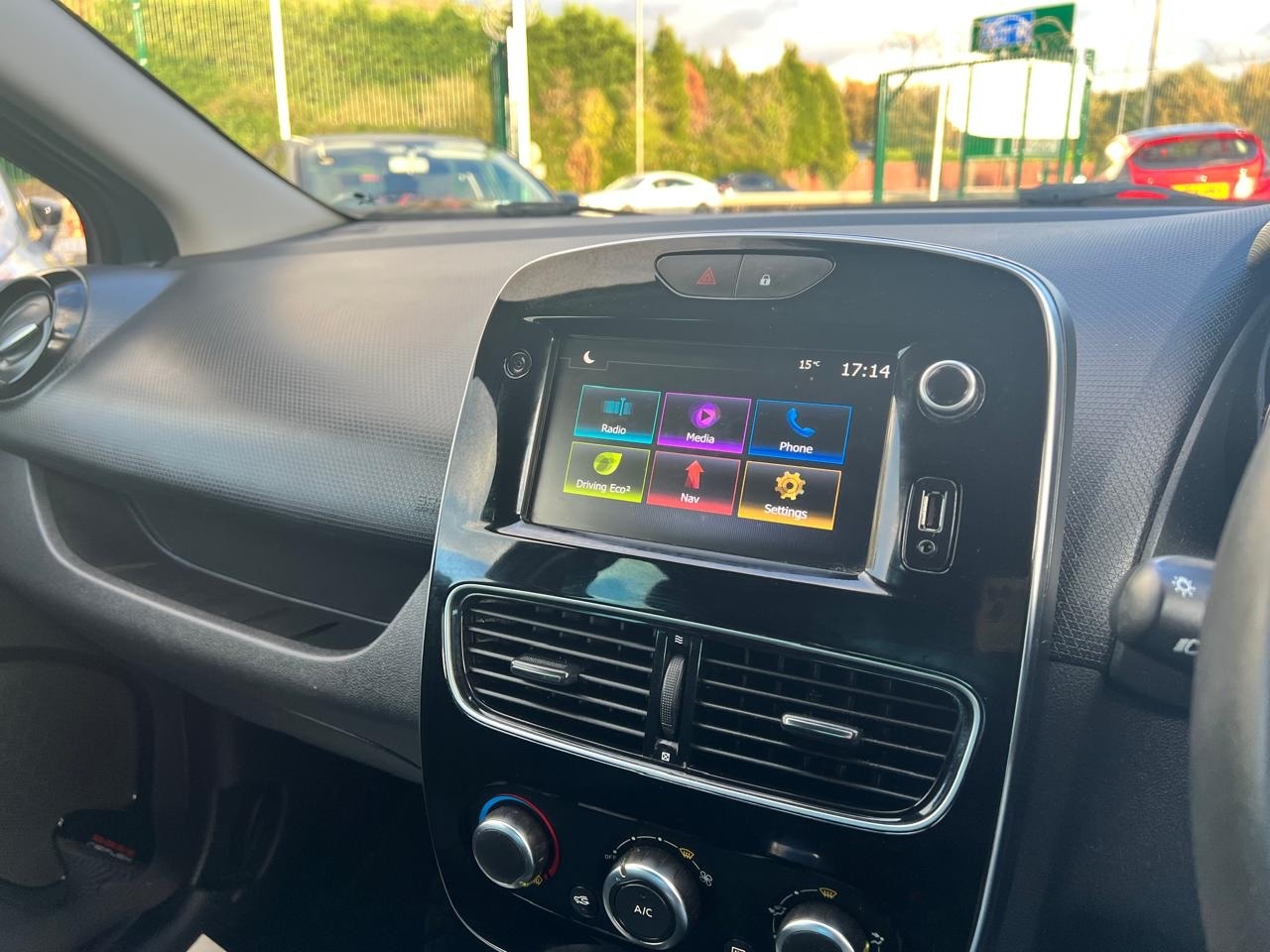 Used Renault Clio 2019 for sale - 76862191: Photo 17