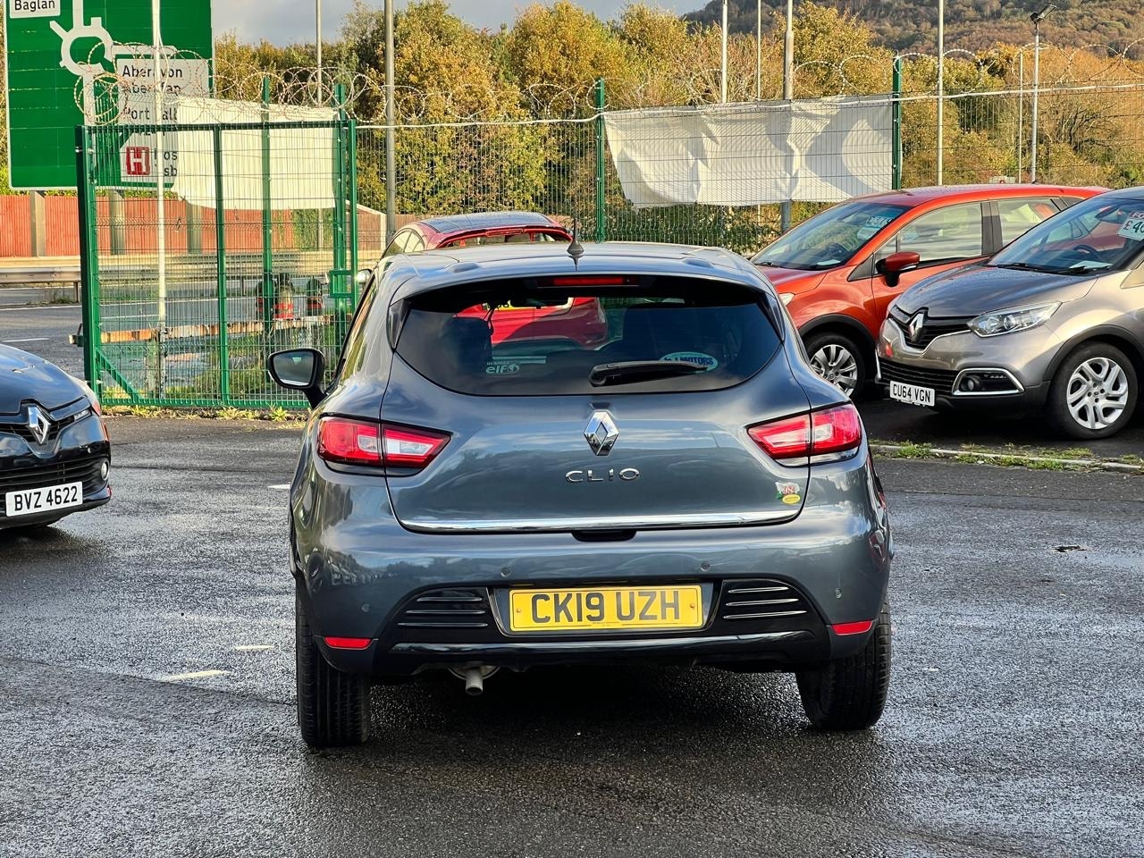 Used Renault Clio 2019 for sale - 76862191: Photo 2
