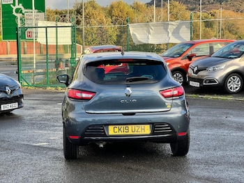 Used Renault Clio 2019 for sale - 76862191: Photo