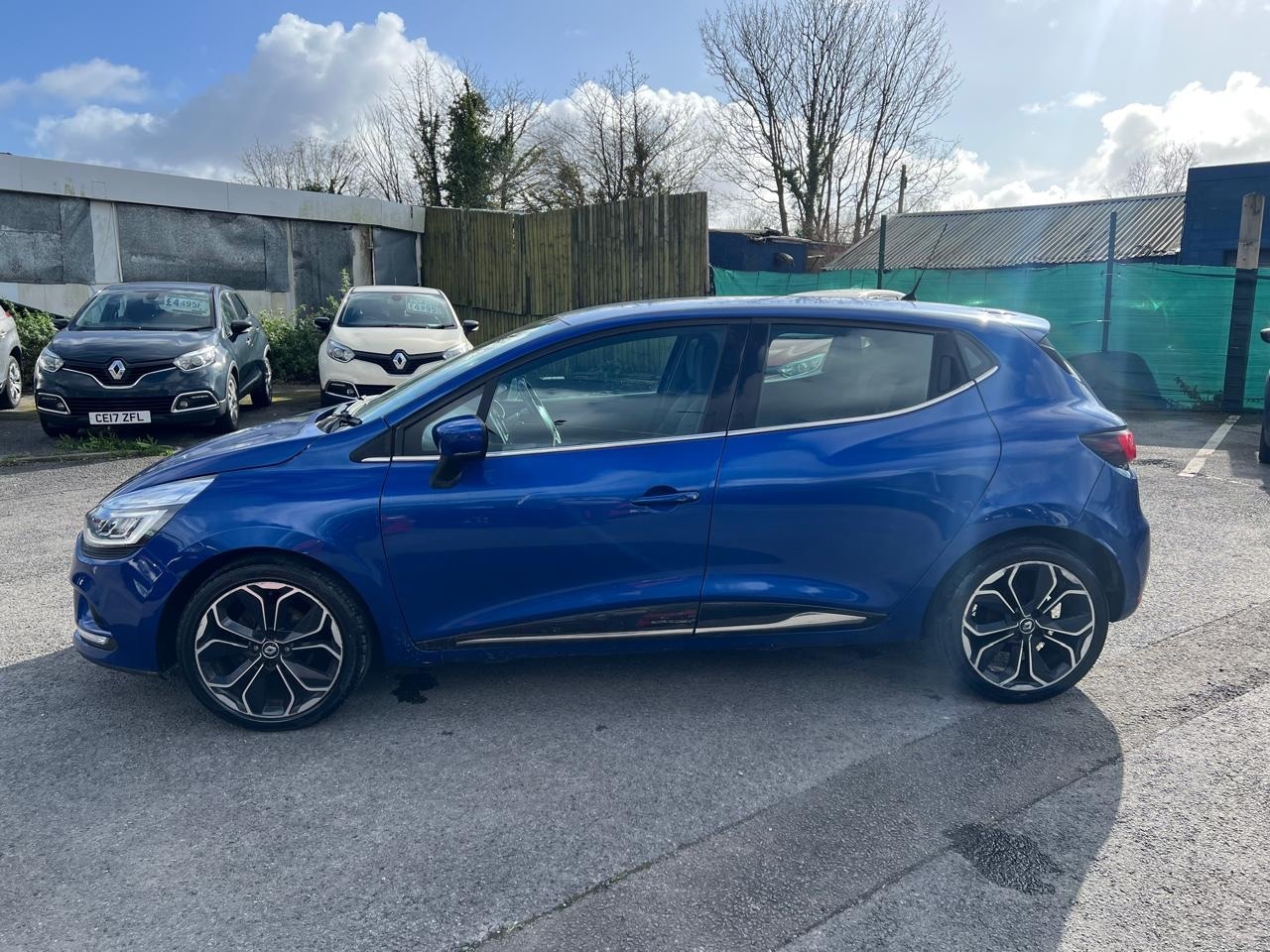 Used Renault Clio 2017 for sale - 77888575: Photo 11