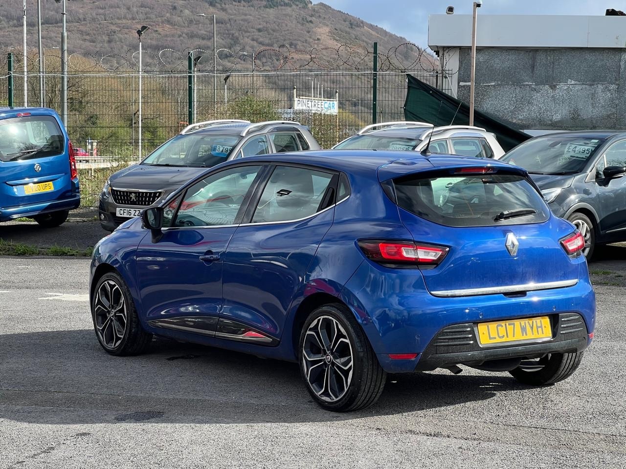 Used Renault Clio 2017 for sale - 77888575: Photo 8
