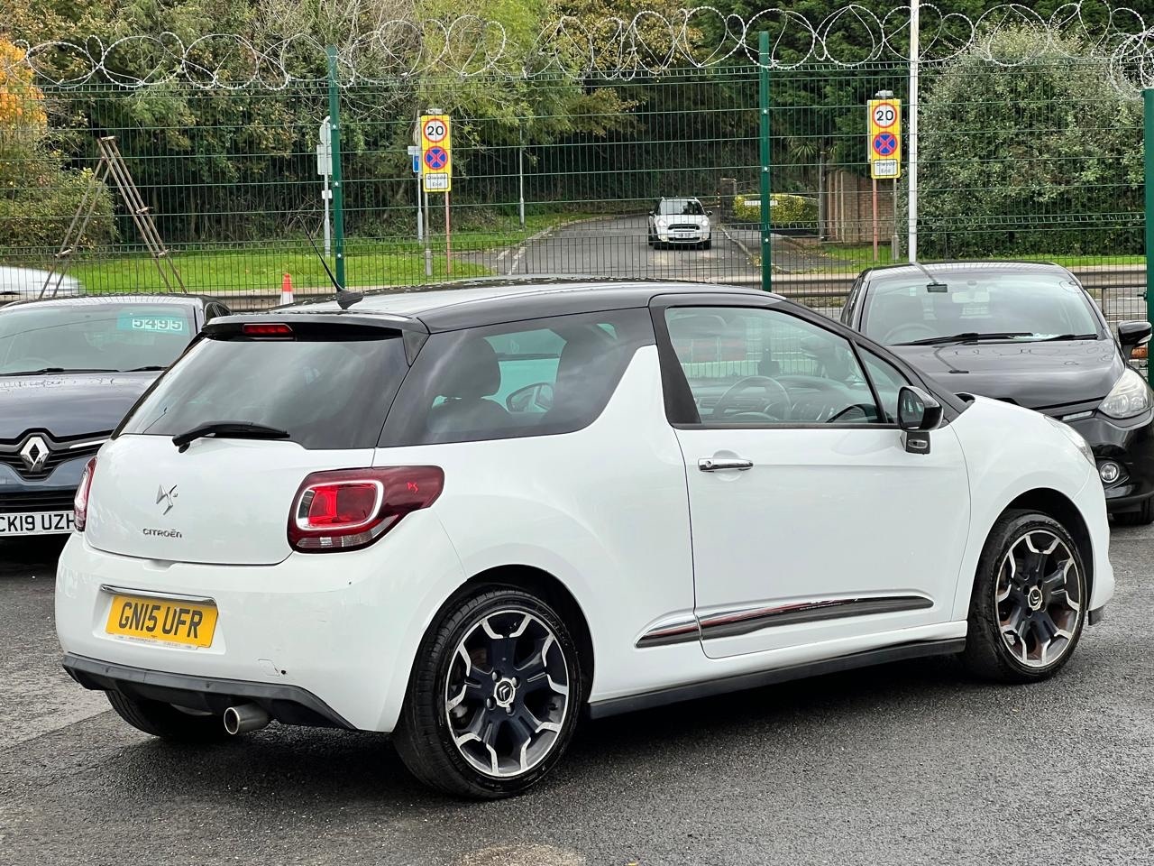 Used Citroen DS3 2015 for sale - 76491857: Photo 3