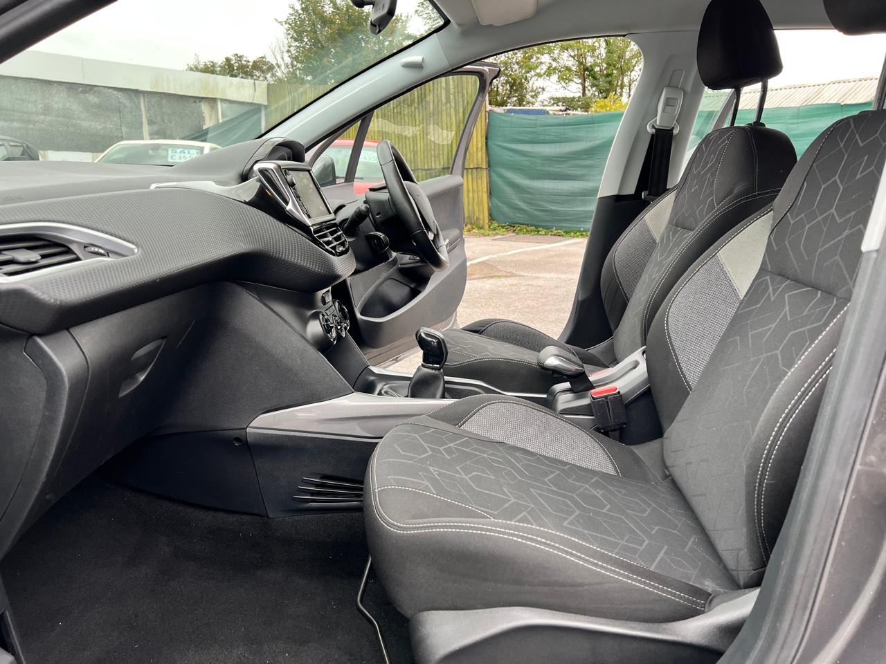 Used Peugeot 2008 2016 for sale - 76877859: Photo 10