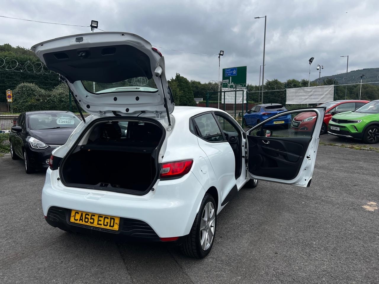 Used Renault Clio 2015 for sale - 76364827: Photo 13