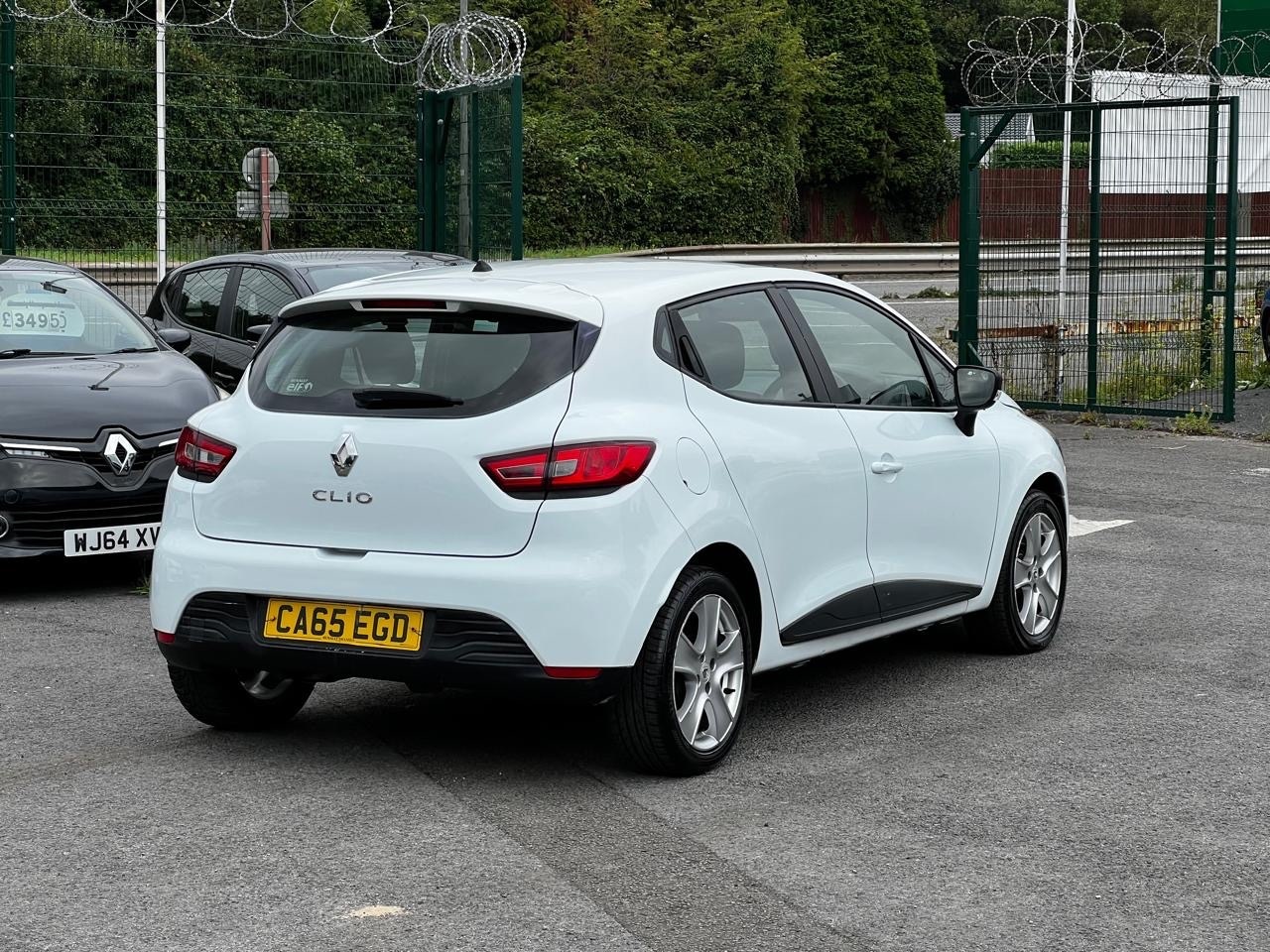 Used Renault Clio 2015 for sale - 76364827: Photo 4