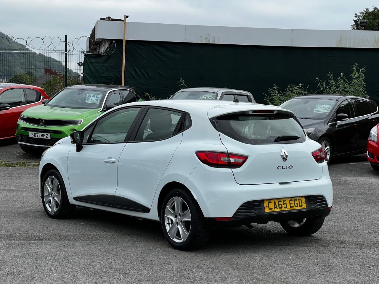 Used Renault Clio 2015 for sale - 76364827: Photo 7