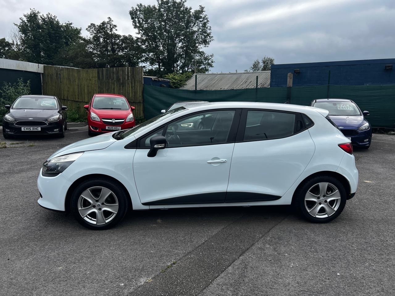 Used Renault Clio 2015 for sale - 76364827: Photo 8