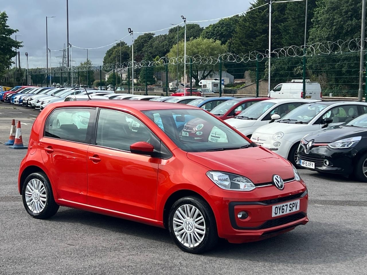 Used Volkswagen up! 2017 for sale - 77324763: Photo 2