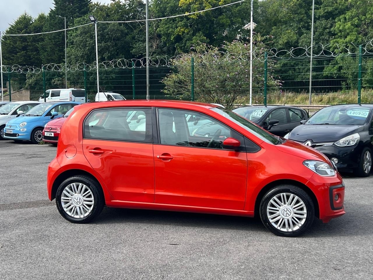 Used Volkswagen up! 2017 for sale - 77324763: Photo 3