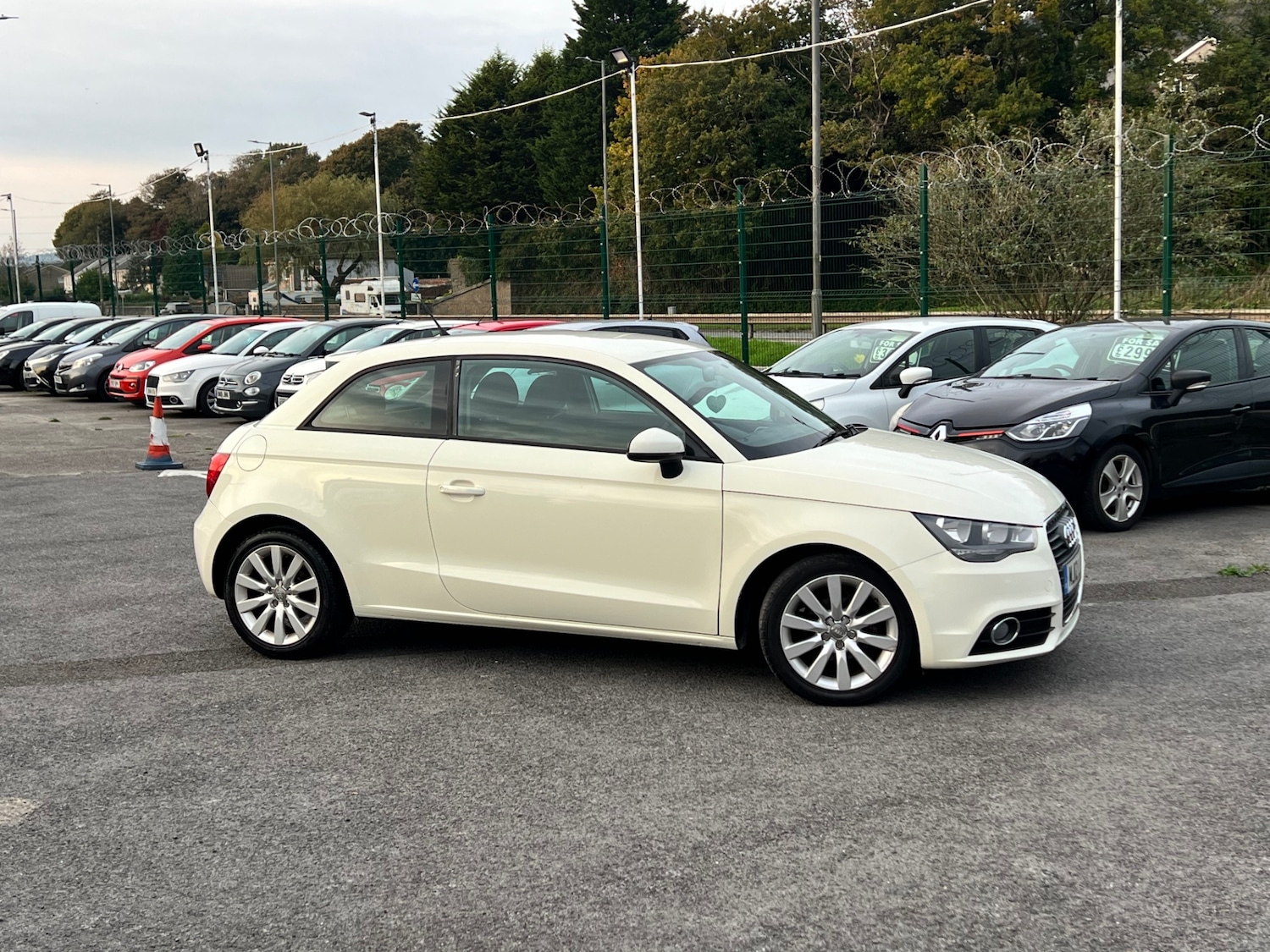Used Audi A1 2012 for sale - 76252441: Photo 3