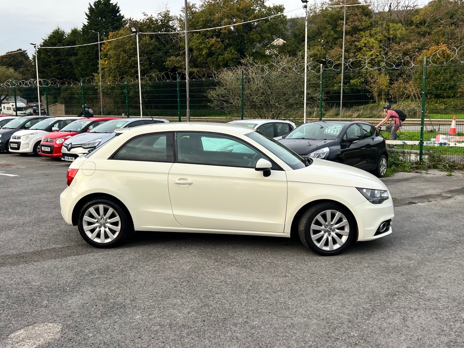 Used Audi A1 2012 for sale - 76252441: Photo 4