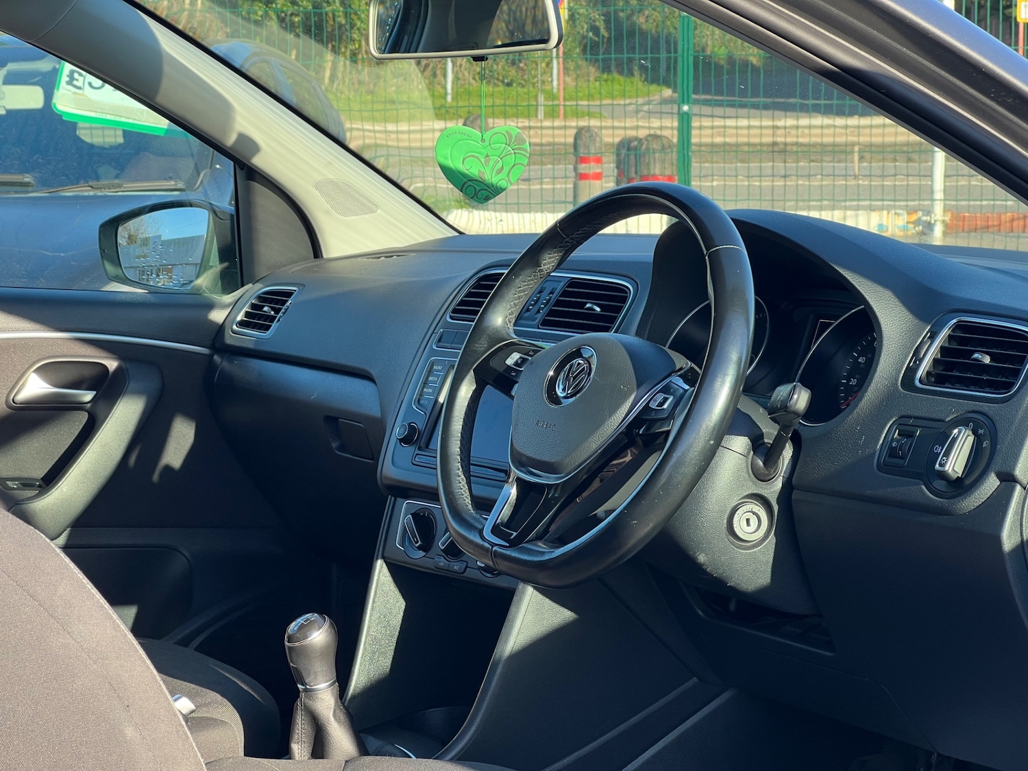 Used Volkswagen Polo 2015 for sale - 77083554: Photo 11