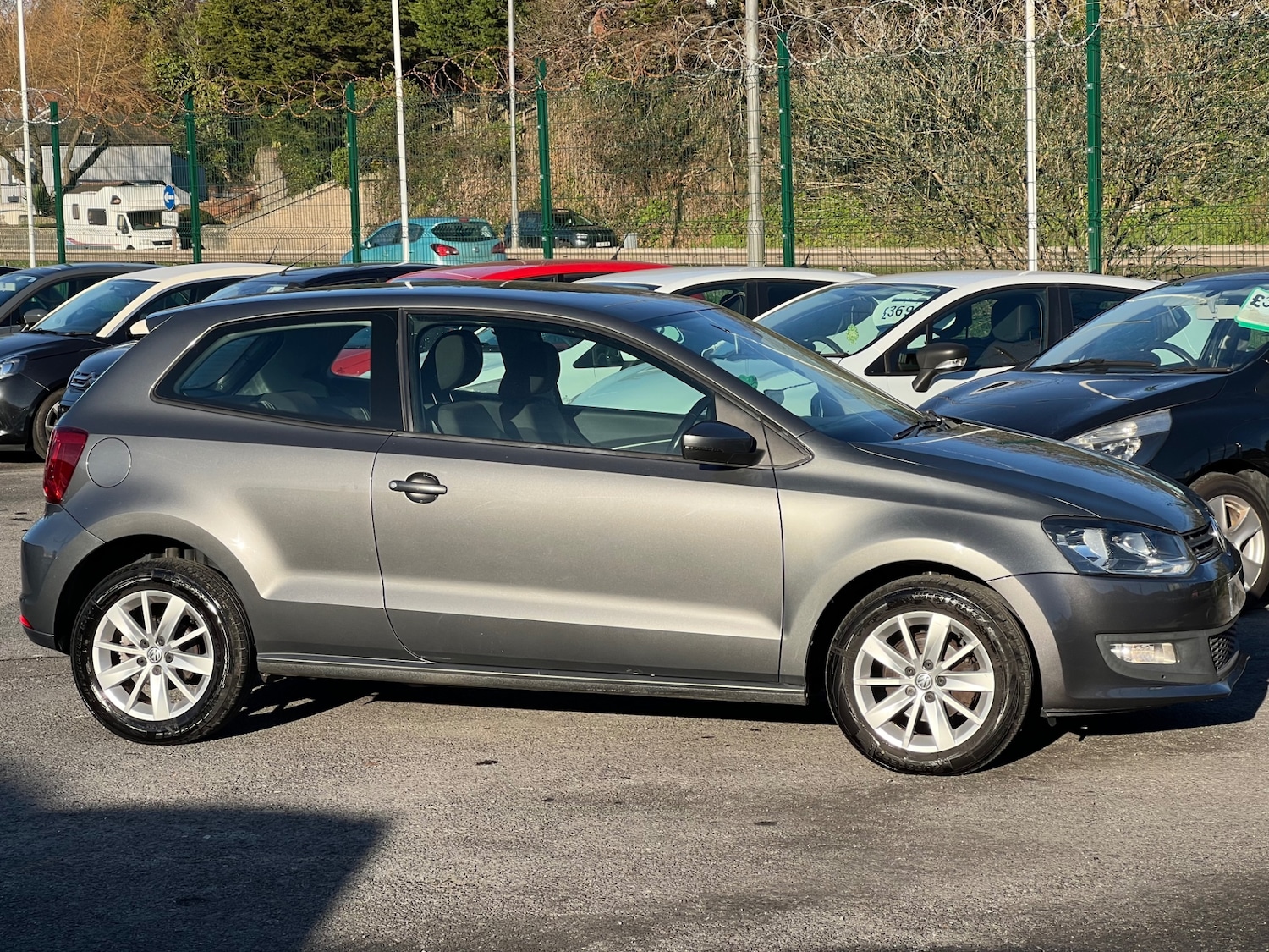 Used Volkswagen Polo 2015 for sale - 77083554: Photo 2