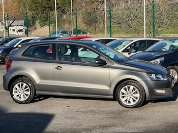 Used Volkswagen Polo 2015 for sale - 77083554: Photo