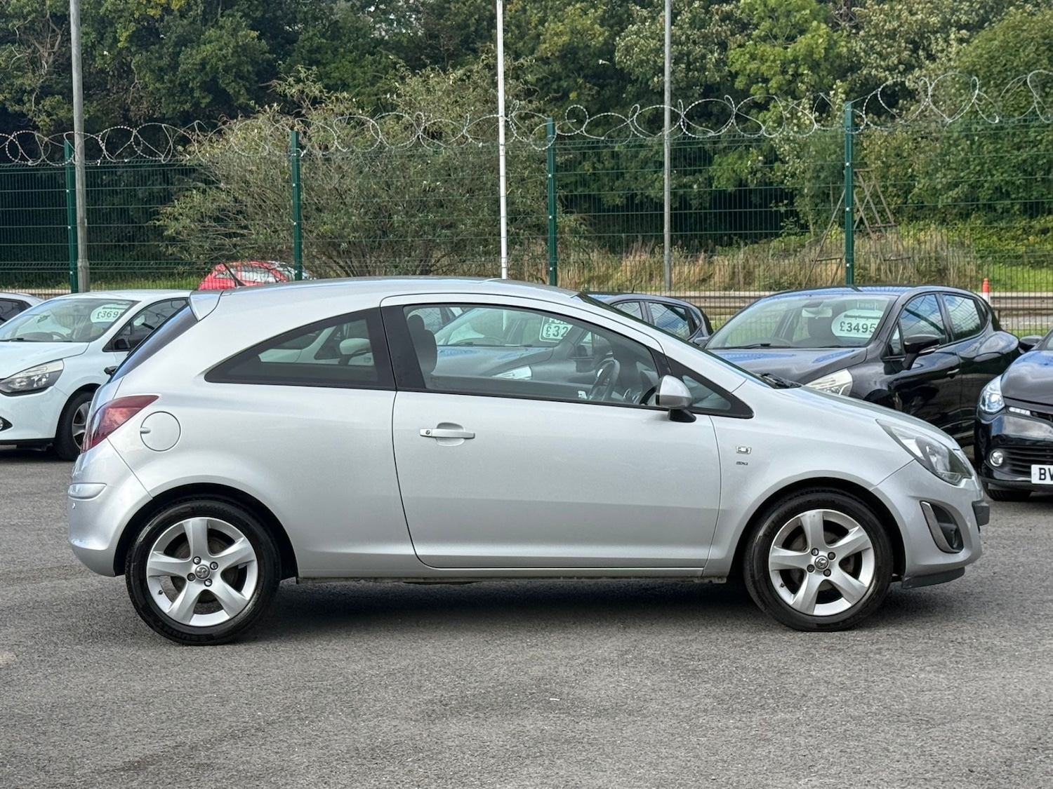 Used Vauxhall Corsa 2015 for sale - 78081580: Photo 8