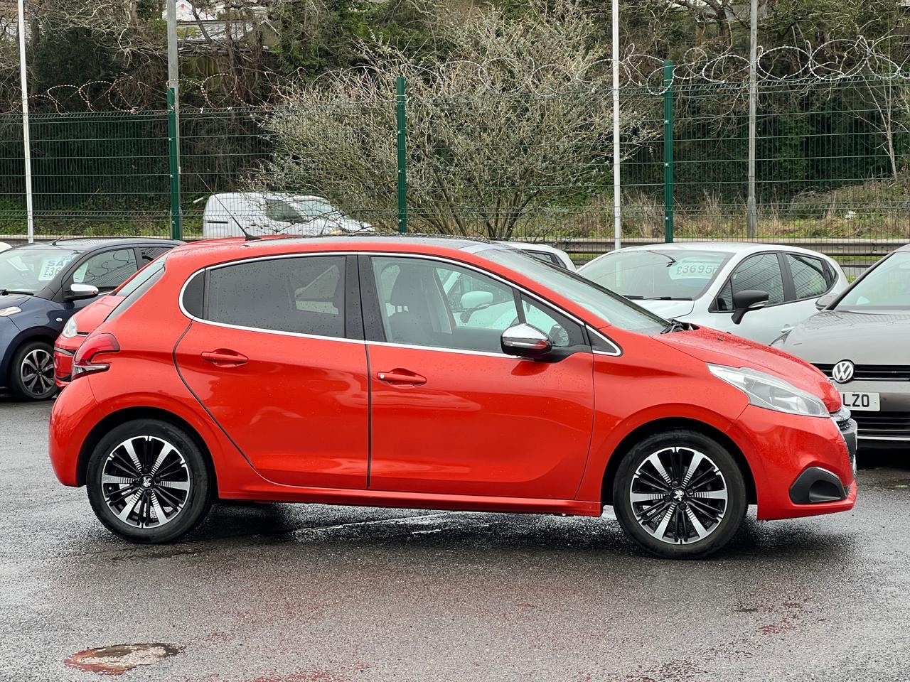 Used Peugeot 208 2018 for sale - 77283829: Photo 3