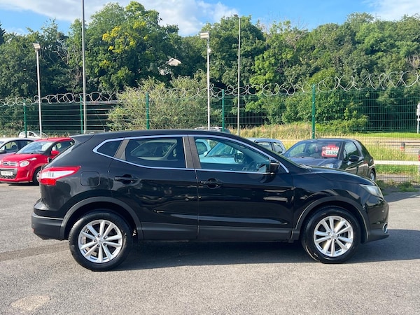 Used Nissan Qashqai 2014 for sale - 76252460: Photo 2