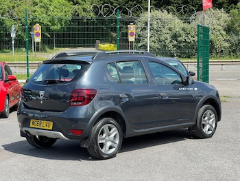 Used Dacia Sandero Stepway 2018 for sale - 78883789: Photo