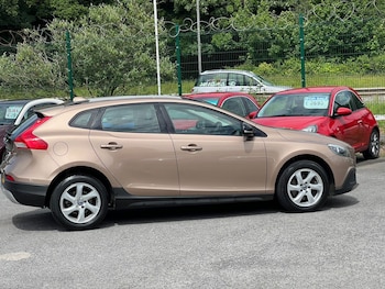 Used Volvo V40 2015 for sale - 78993504: Photo