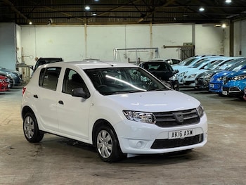 Used Dacia Sandero 2016 for sale - 76612176: Photo