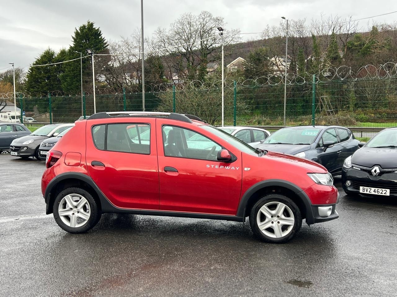 Used Dacia Sandero Stepway 2016 for sale - 76948563: Photo 2
