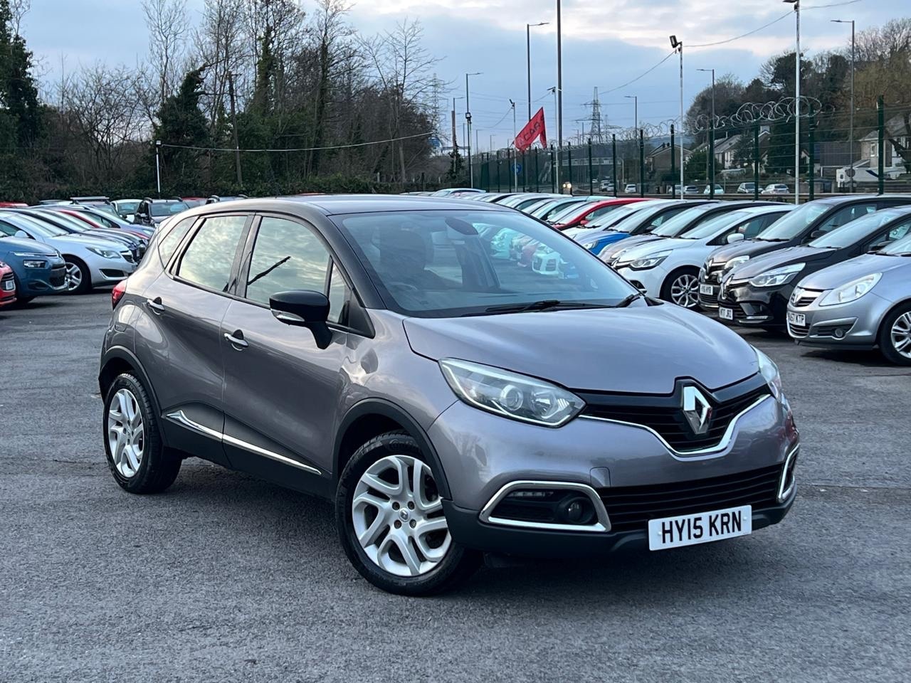 Used Renault Captur 2015 for sale - 77743042: Photo 2