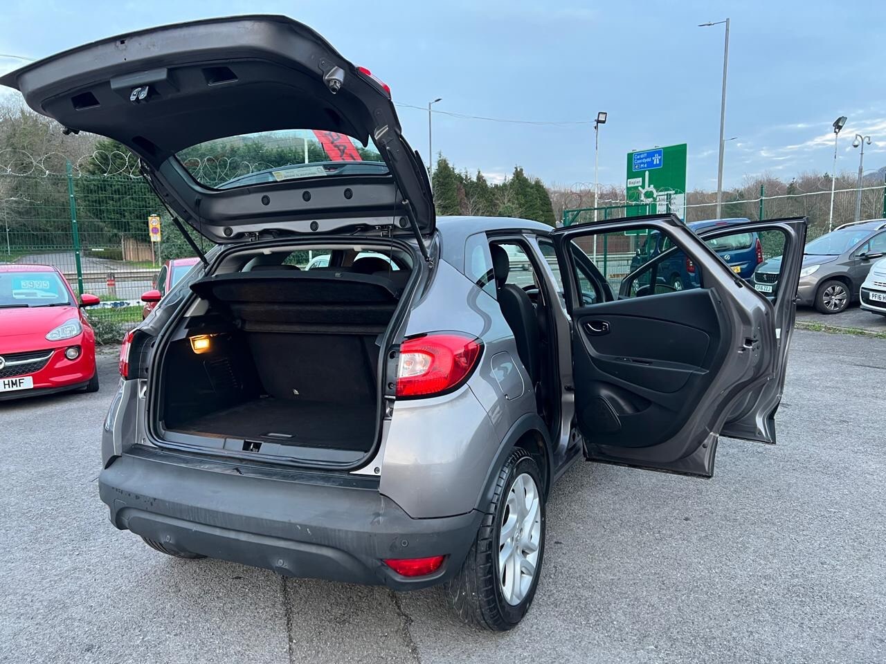 Used Renault Captur 2015 for sale - 77743042: Photo 25