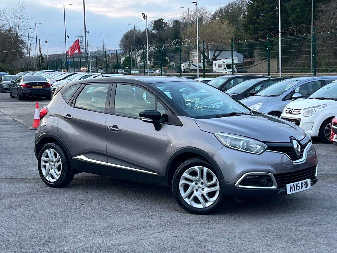 Used Renault Captur 2015 for sale - 77743042: Photo 3
