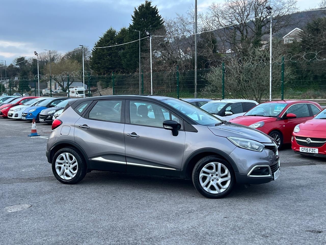 Used Renault Captur 2015 for sale - 77743042: Photo 4