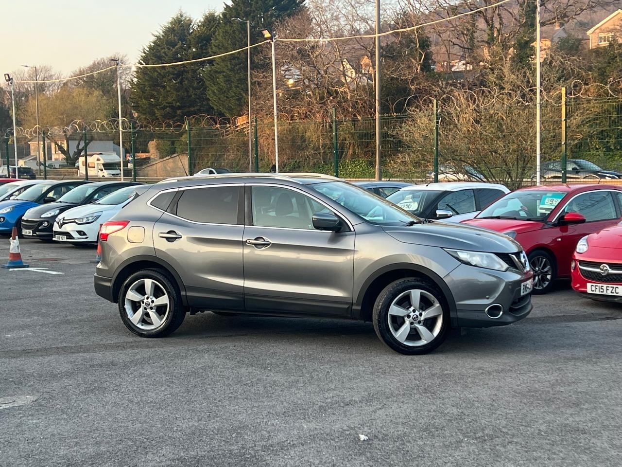 Used Nissan Qashqai 2015 for sale - 77774877: Photo 3