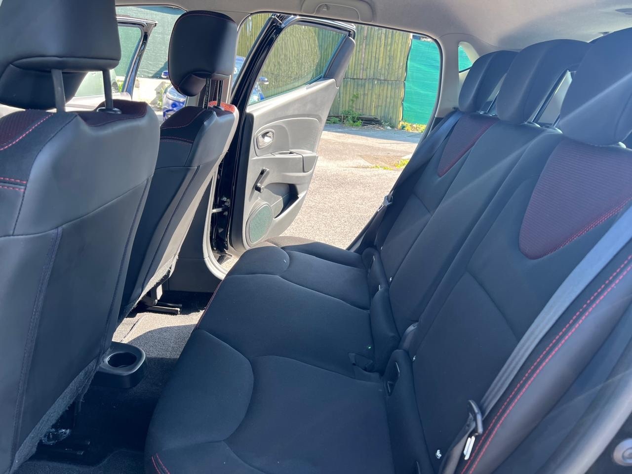 Used Renault Clio 2014 for sale - 76969871: Photo 14