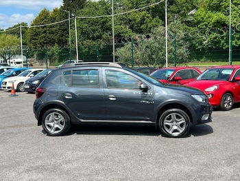 Used Dacia Sandero Stepway 2018 for sale - 79309104: Photo