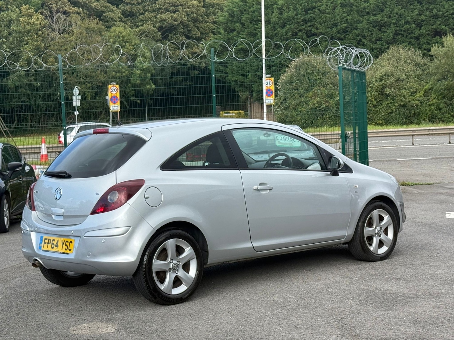 Used Vauxhall Corsa 2015 for sale - 77318691: Photo 8