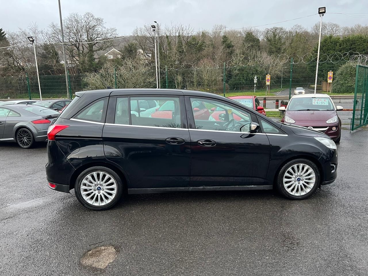 Used Ford Grand C-Max 2015 for sale - 77629137: Photo 4