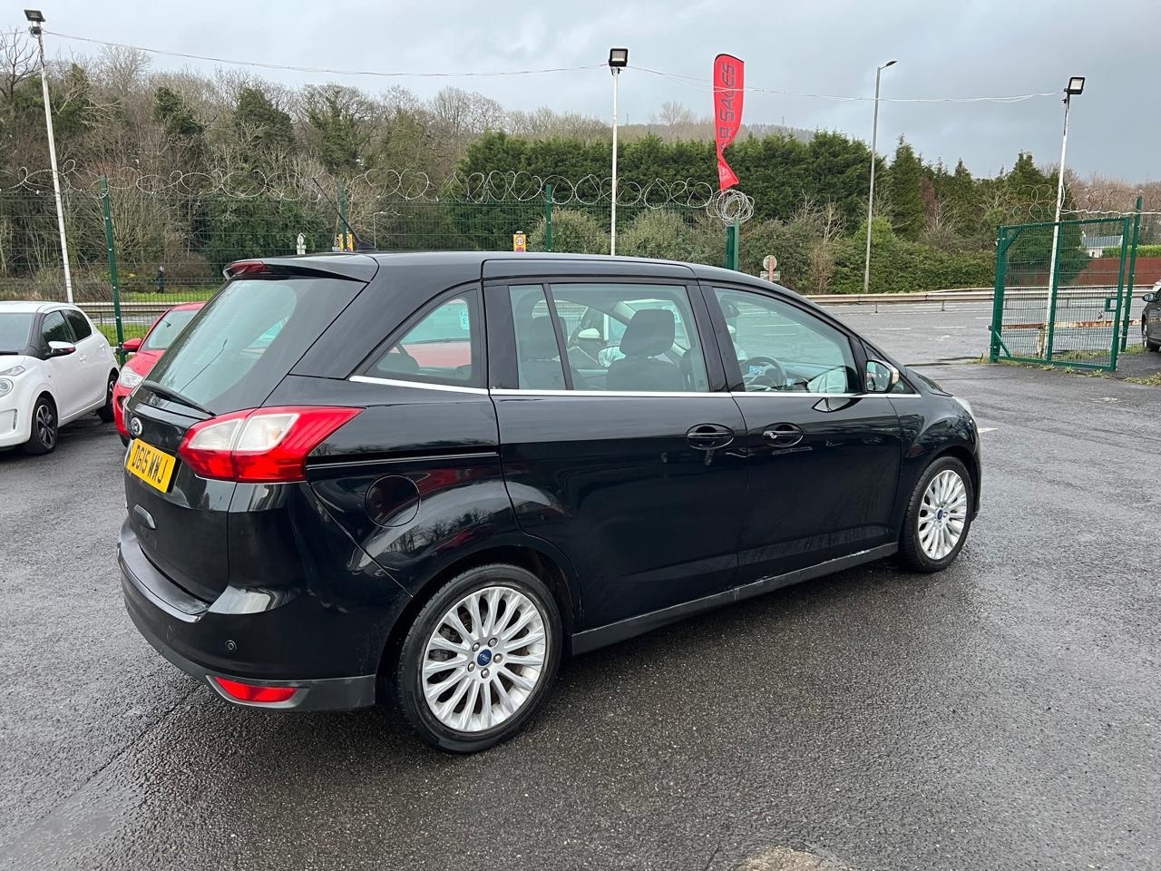 Used Ford Grand C-Max 2015 for sale - 77629137: Photo 5