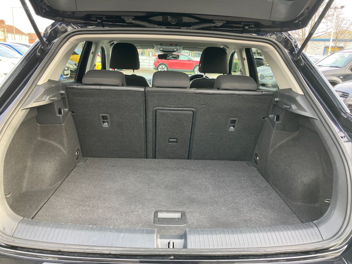 Used Volkswagen T-Roc 2024 for sale - 76892444: Photo 21