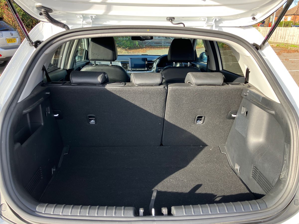 Used Kia Stonic 2024 for sale - 76491236: Photo 22