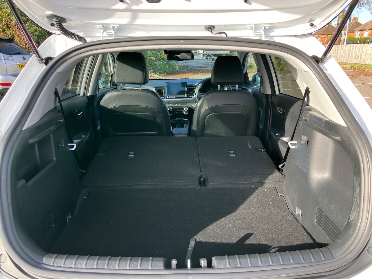 Used Kia Stonic 2024 for sale - 76491236: Photo 24