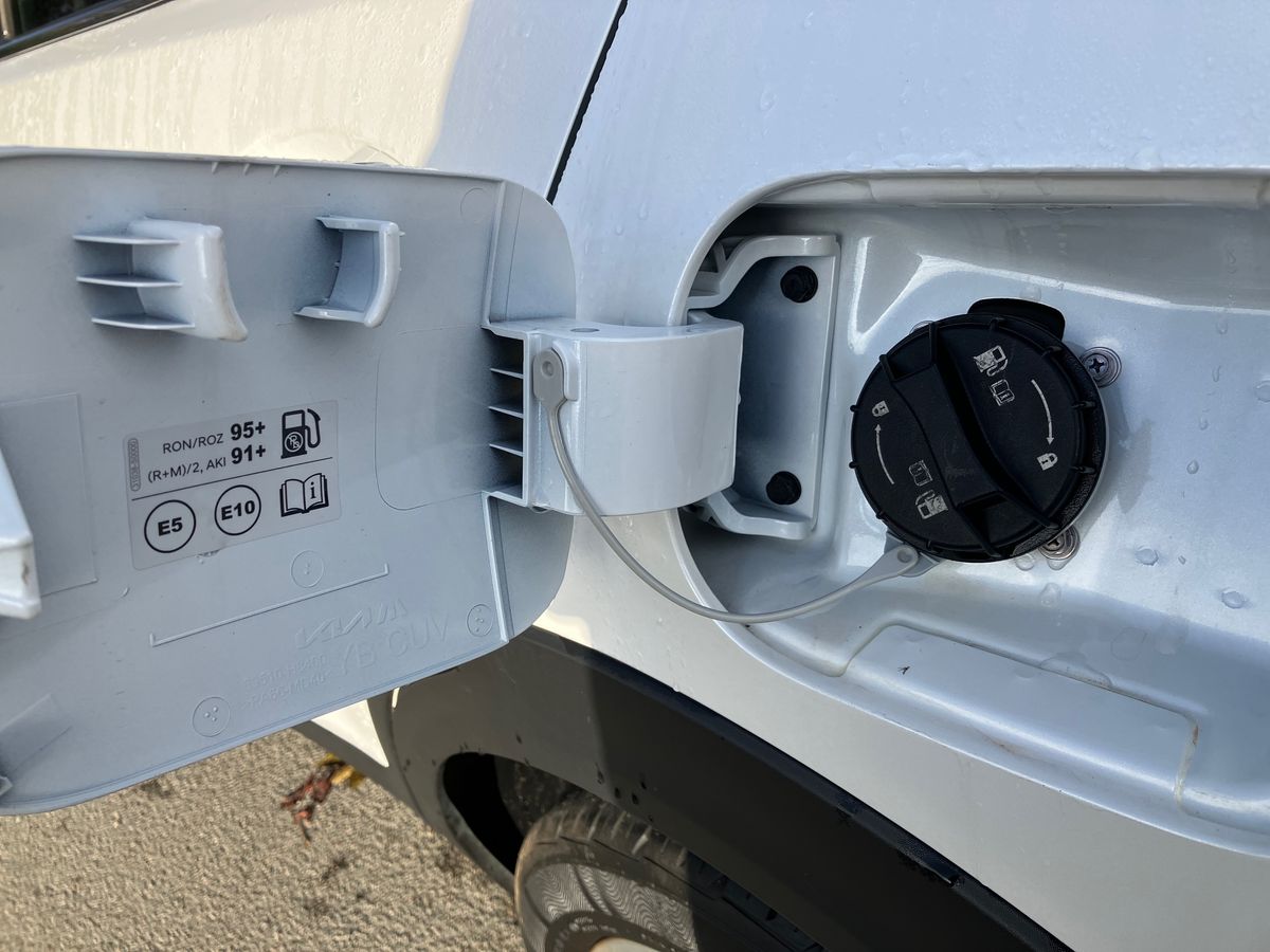 Used Kia Stonic 2024 for sale - 76491236: Photo 28