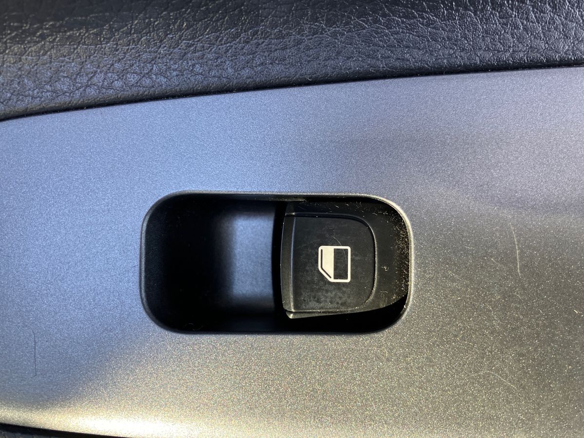 Used Kia Stonic 2024 for sale - 76491236: Photo 31