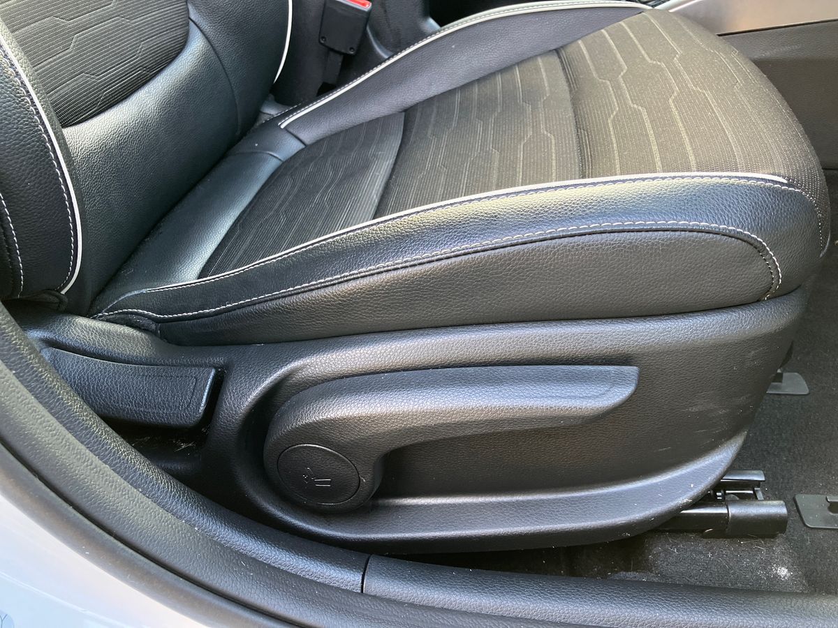 Used Kia Stonic 2024 for sale - 76491236: Photo 37