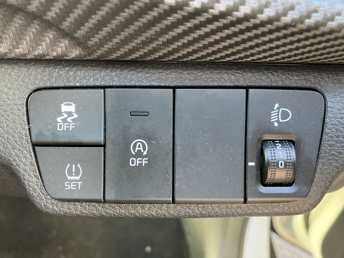 Used Kia Stonic 2024 for sale - 76491236: Photo 38