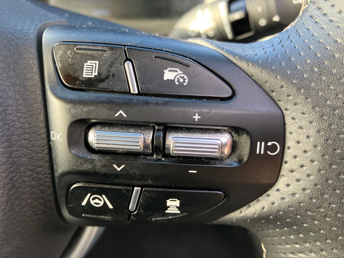 Used Kia Stonic 2024 for sale - 76491236: Photo 39