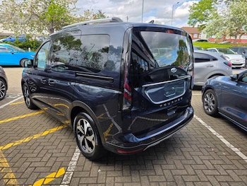 Used Ford Tourneo Connect 2026 for sale - 79327055: Photo