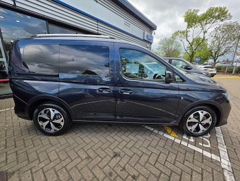 Used Ford Tourneo Connect 2026 for sale - 79327055: Photo