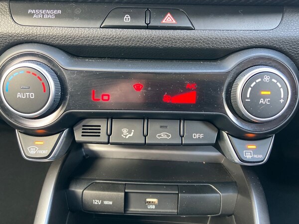 Used Kia Stonic 2022 for sale - 75970670: Photo 13